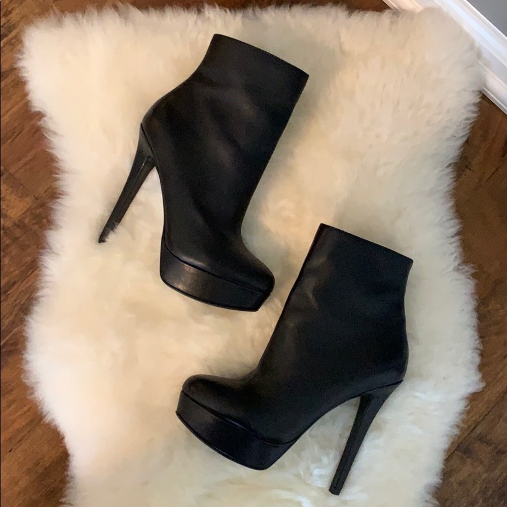 Steven Madden Heel Black Leather Ankle Boots sz 6